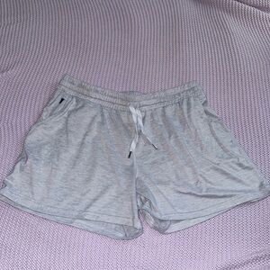 Comfy shorts with pockets